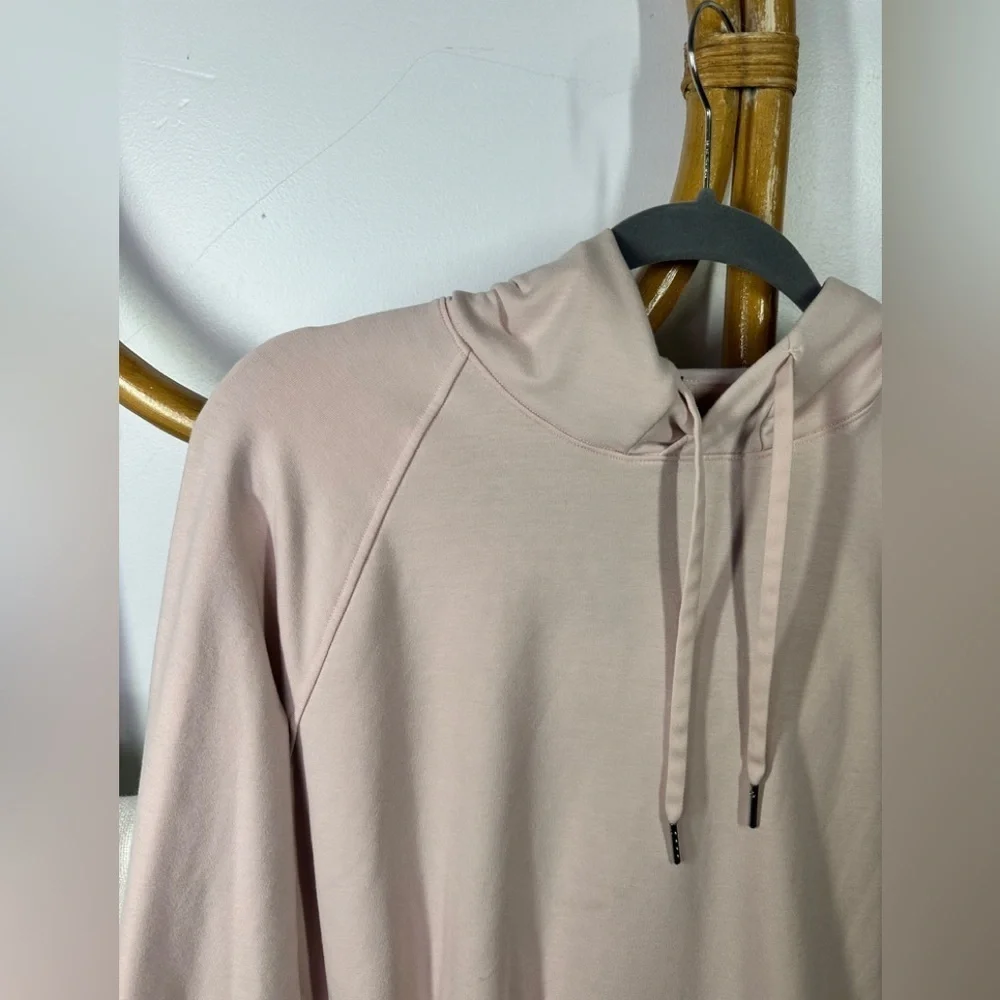lululemon athletica size medium